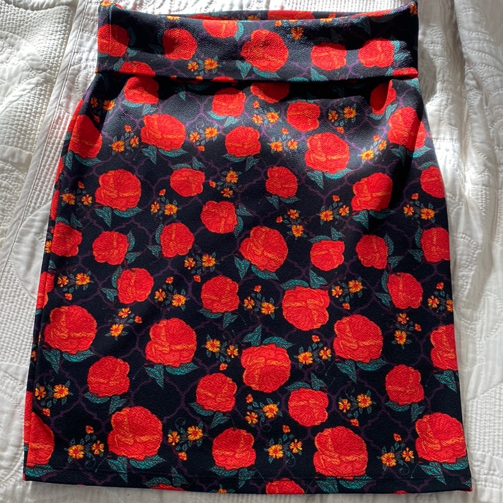 Lularoe size small floral skirt